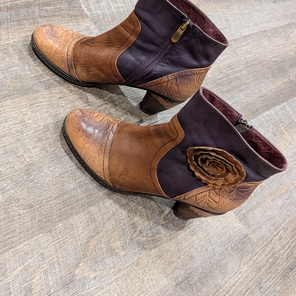 L'ATISTE Brown and Purple Floral Ankle Boots